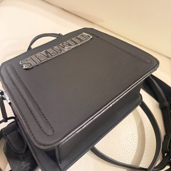 NWT STEVE MADDEN BEVELYN MINI SATCHEL CROSSBODY BAG W AIRPOD CASE BLACK - Picture 4 of 7